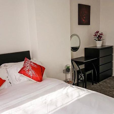 Carnock Road Apartment - Silverburn Shopping Centre Glasgow Bagian luar foto