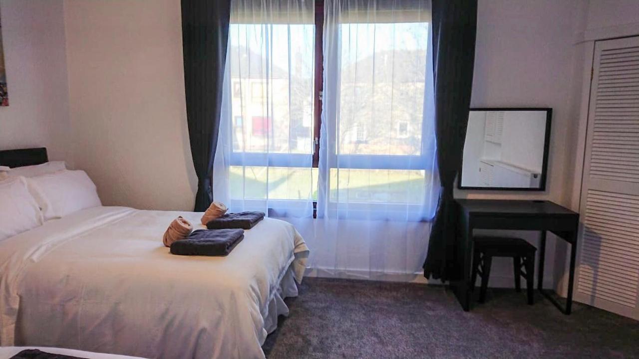 Carnock Road Apartment - Silverburn Shopping Centre Glasgow Bagian luar foto
