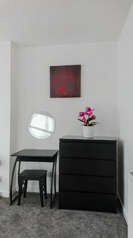 Carnock Road Apartment - Silverburn Shopping Centre Glasgow Bagian luar foto